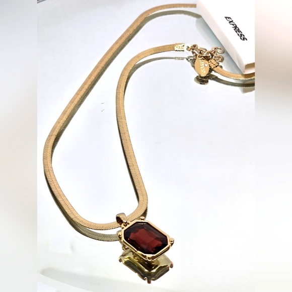 Express Elegant Gold Necklace with Red Pendant - Picture 1 of 8